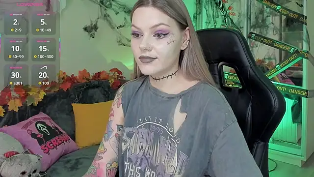 Marta May  online show from 10/26/25, 05:57