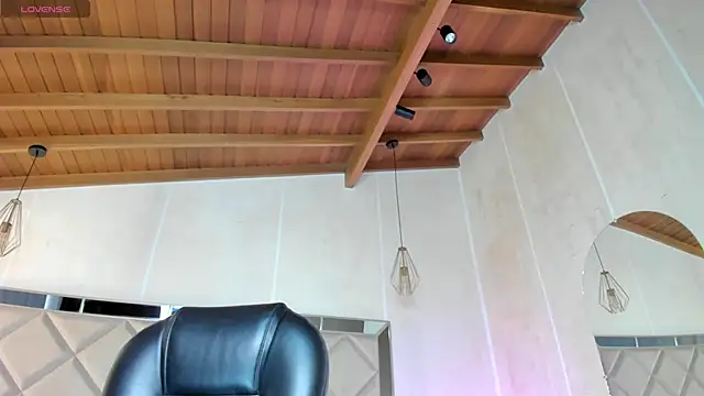 KatieNolan 1 online show from 03/20/25, 07:14