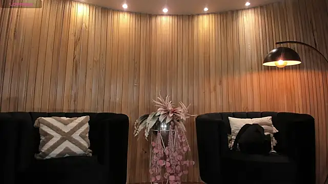 KatieNolan 1 online show from 11/08/25, 06:22