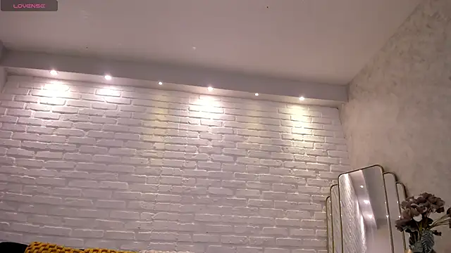 KatieNolan 1 online show from 11/29/25, 07:36