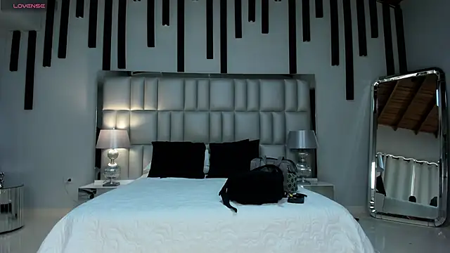 KatieNolan 1 online show from 11/15/25, 06:23