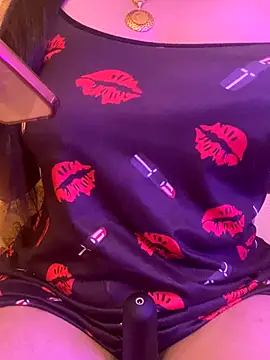 Cameelia online show from 11/26/25, 02:17