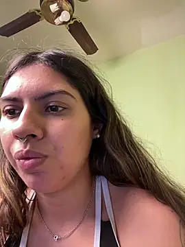 Snapshot of Argentiiniita chatting on 04/10/26, 11:01 Argentiiniita online show from 04/10/26, 11:01