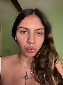 Snapshot of Argentiiniita chatting on 04/11/26, 08:45 Argentiiniita online show from 04/11/26, 08:45