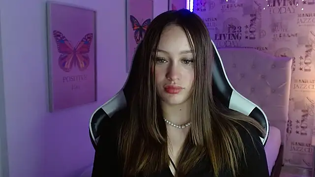 Snapshot of Ivyy_Crystal chatting on 02/05/25, 08:25 Ivyy Crystal online show from 02/05/25, 08:25