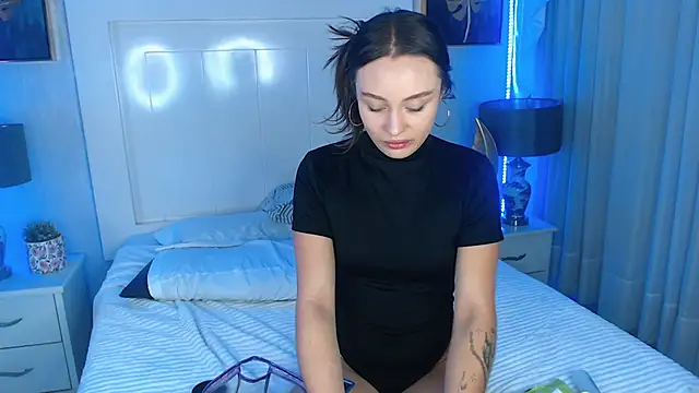 Snapshot of Ivyy_Crystal chatting on 04/16/26, 09:39 Ivyy Crystal online show from 04/16/26, 09:39