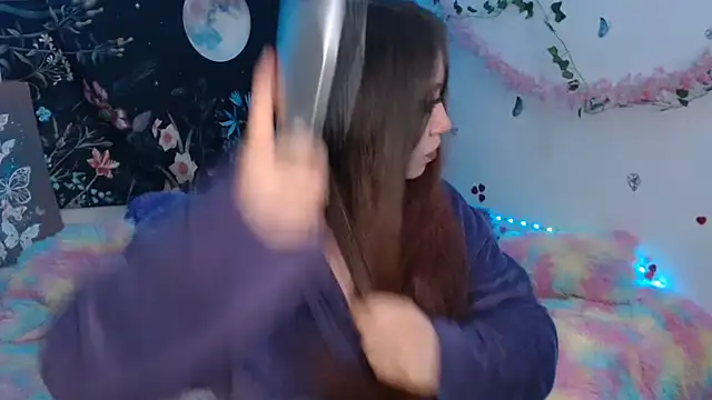 Emillyy m online show from 04/11/26, 01:13