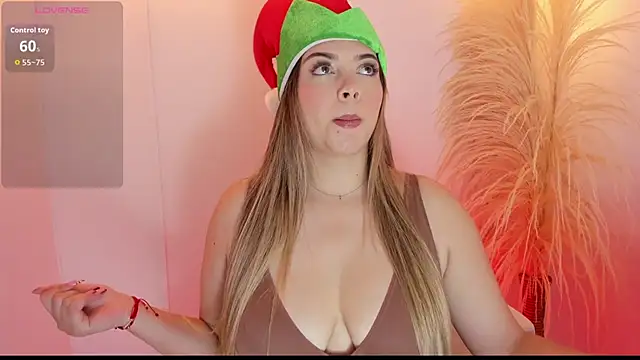 thaliafox  online show from 12/15/25, 04:46