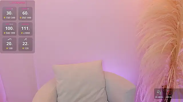 thaliafox  online show from 03/23/26, 06:41