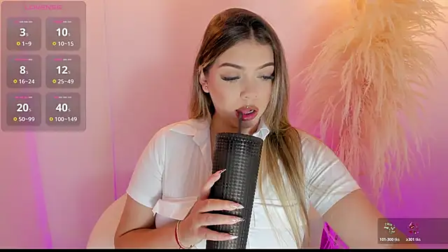 thaliafox  online show from 11/10/25, 08:14