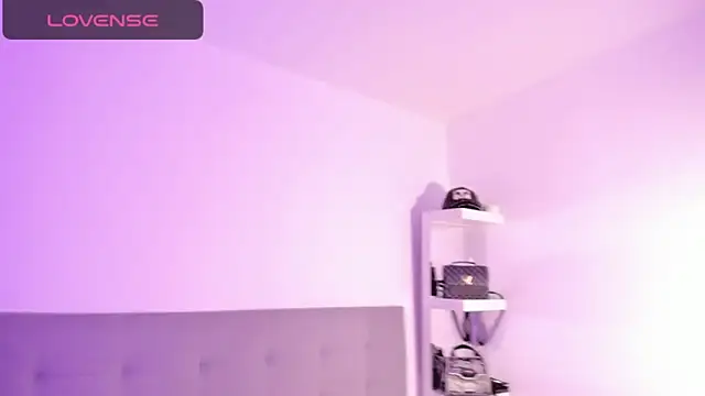 Snapshot of scarlett-jones- chatting on 12/22/24, 07:11 scarlett-jones- online show from 12/22/24, 07:11