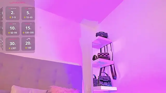 Snapshot of scarlett-jones- chatting on 10/16/25, 04:54 scarlett-jones- online show from 10/16/25, 04:54