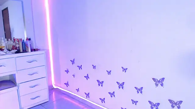 April sexycurvi online show from 03/17/26, 07:55