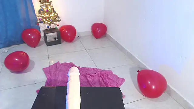 April sexycurvi online show from 12/15/25, 08:20