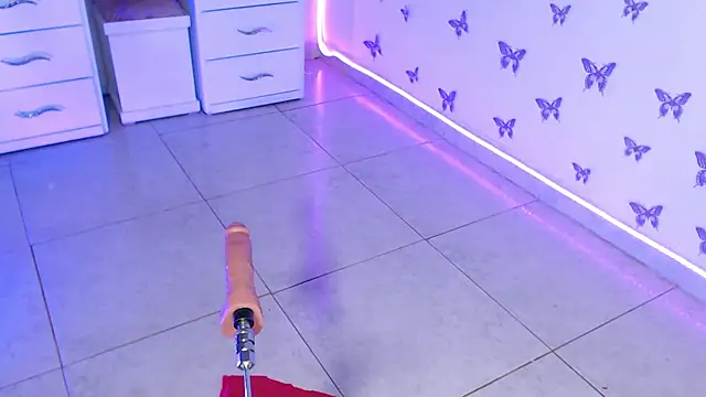 April sexycurvi online show from 03/20/26, 10:11