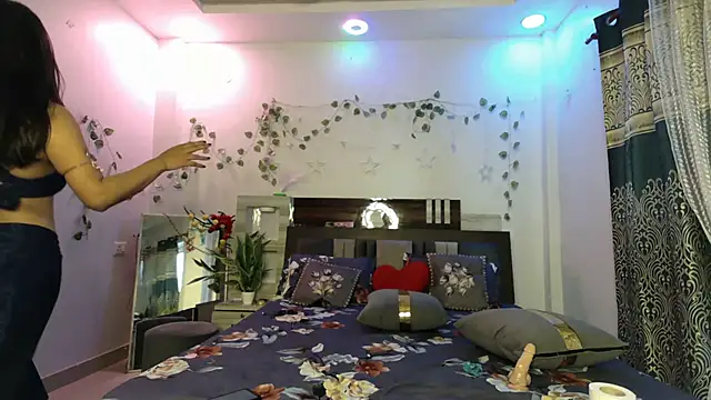 jenny-ki-bella online show from 03/17/26, 04:04