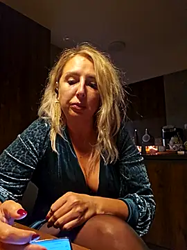 MariaRichi  online show from 10/16/25, 06:49