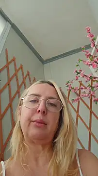 MariaRichi  online show from 05/26/26, 06:22