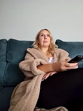 MariaRichi  online show from 11/21/25, 08:02