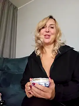 MariaRichi  online show from 11/11/25, 08:53