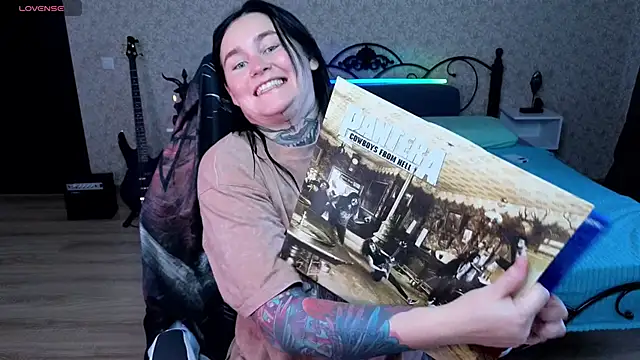 Emmybrightj  online show from 06/05/26, 05:12