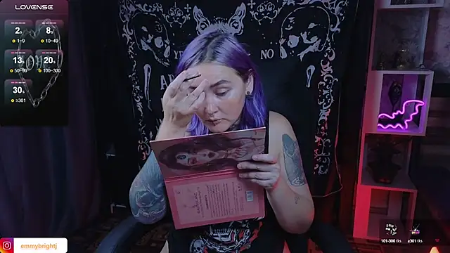 Snapshot of Emmybrightj_ chatting on 09/10/25, 03:44 Emmybrightj online show from 09/10/25, 03:44