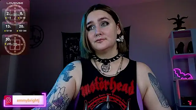 Snapshot of Emmybrightj_ chatting on 03/23/25, 03:54 Emmybrightj online show from 03/23/25, 03:54