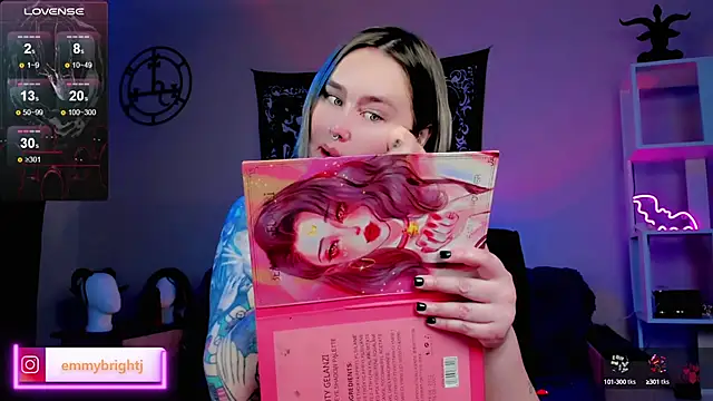 Snapshot of Emmybrightj_ chatting on 03/18/25, 12:40 Emmybrightj online show from 03/18/25, 12:40