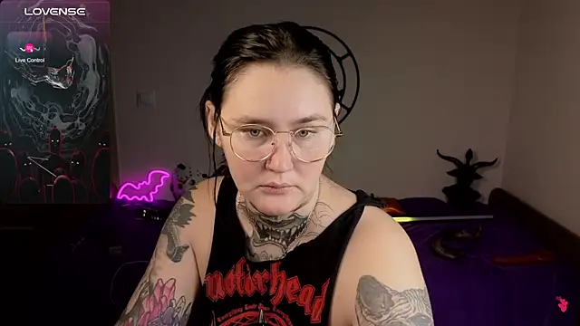 Snapshot of Emmybrightj_ chatting on 12/18/25, 01:55 Emmybrightj online show from 12/18/25, 01:55