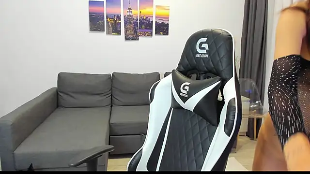 Kimi Ivy online show from 10/21/25, 04:01