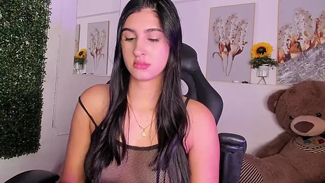 Snapshot of Ashley_Evans18 chatting on 10/14/25, 12:17 Ashley Evans18 online show from 10/14/25, 12:17