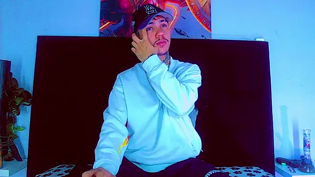 HannibalLester online show from 11/18/25, 04:38