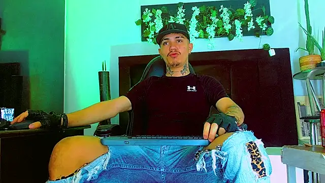 HannibalLester online show from 04/11/26, 04:42