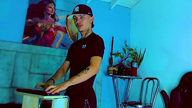 HannibalLester online show from 10/23/25, 05:06