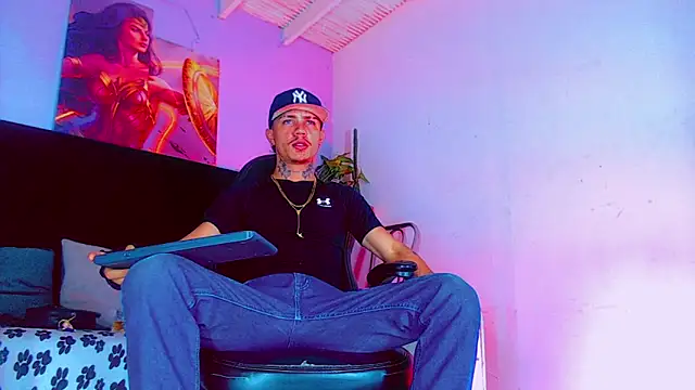 HannibalLester online show from 11/06/25, 04:27