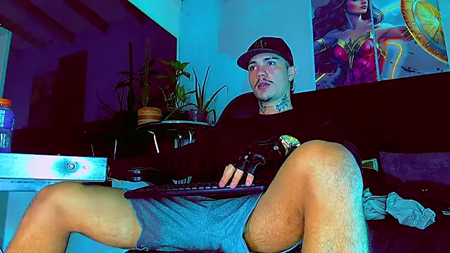 HannibalLester online show from 12/22/25, 05:40