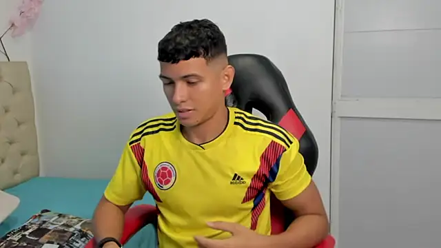 yei-sant online show from 10/25/25, 02:44