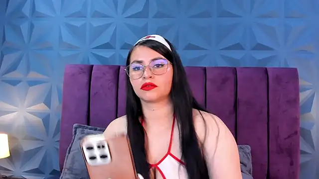 Snapshot of NicoleJonss chatting on 11/28/25, 03:17 NicoleJonss online show from 11/28/25, 03:17