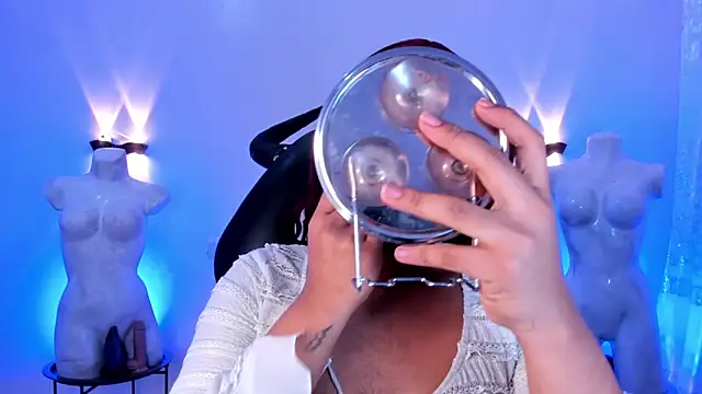 Emili Roux online show from 03/15/26, 09:49