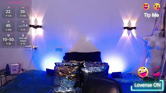 Emili Roux online show from 11/23/25, 12:04