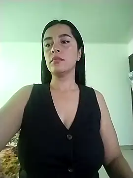 Snapshot of hailey85 chatting on 02/11/26, 07:03 hailey85 online show from 02/11/26, 07:03