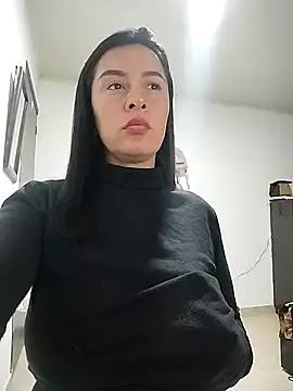 Snapshot of hailey85 chatting on 02/25/26, 12:00 hailey85 online show from 02/25/26, 12:00