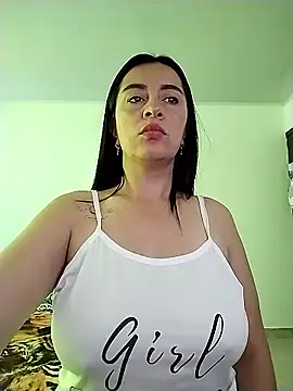 Snapshot of hailey85 chatting on 01/09/26, 04:36 hailey85 online show from 01/09/26, 04:36