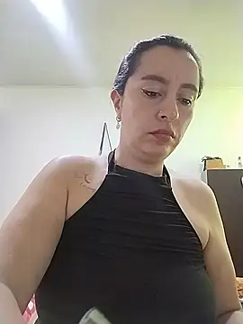 Snapshot of hailey85 chatting on 06/21/26, 06:46 hailey85 online show from 06/21/26, 06:46