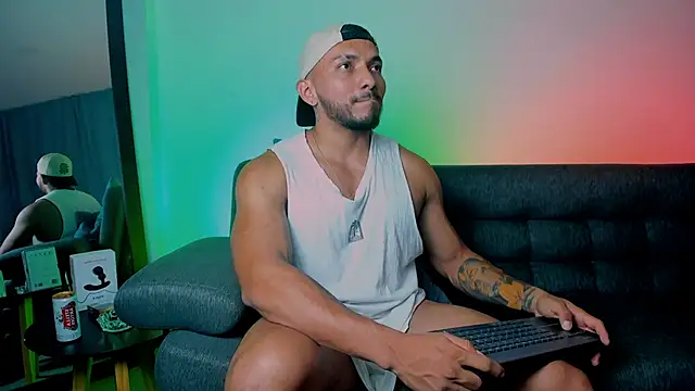 Snapshot of maximusclark1 chatting on 02/07/25, 10:30 maximusclark1 online show from 02/07/25, 10:30