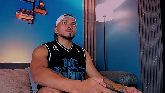 maximusclark1 online show from 10/23/25, 08:51