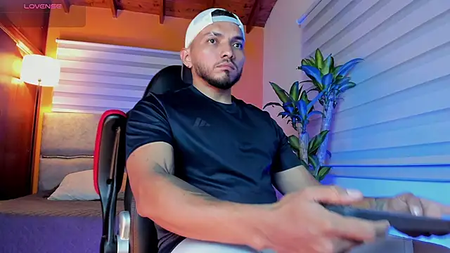 maximusclark1 online show from 03/04/26, 12:07