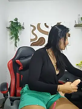 Snapshot of elena_jonees chatting on 01/15/26, 08:34 elena jonees online show from 01/15/26, 08:34