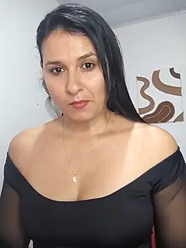 elena jonees online show from 12/04/25, 08:08