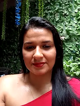 Snapshot of elena_jonees chatting on 02/14/26, 06:19 elena jonees online show from 02/14/26, 06:19